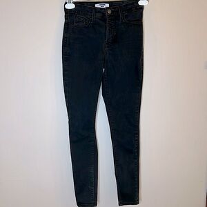 Ultra High Rise Super Skinny Levi.